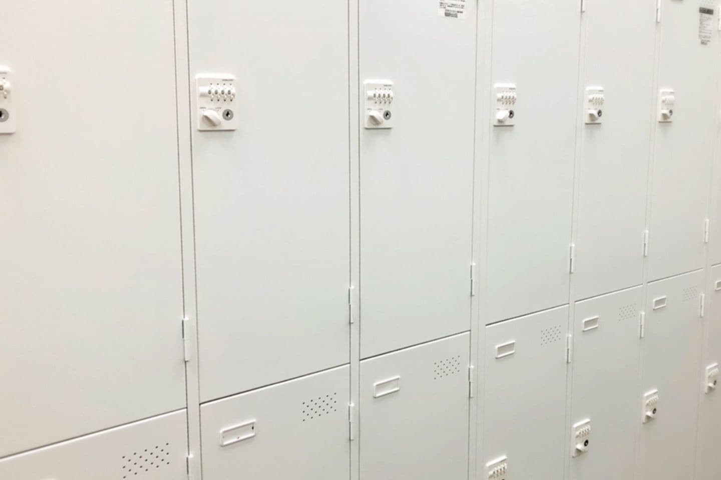 男女別ロッカールームおよび休憩室 大垣 養老 内科